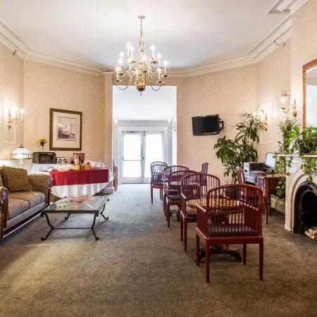 The Carriage House Inn Newport