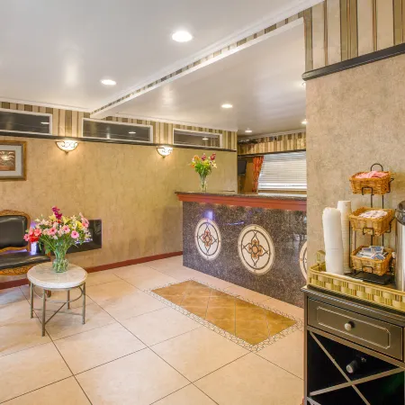 Clarion Collection Carmel Oaks Inn