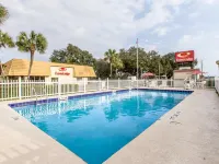 Econo Lodge Hotels in Suwannee County