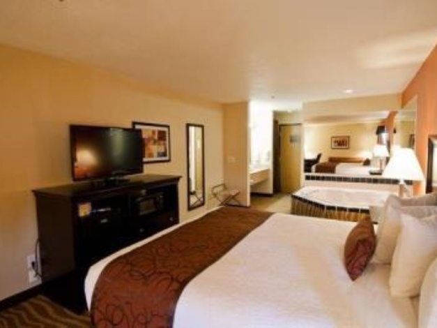 Best Western Plus Corning Inn