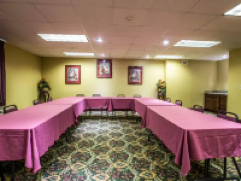 Quality Inn & Suites Hotels in Davidson County