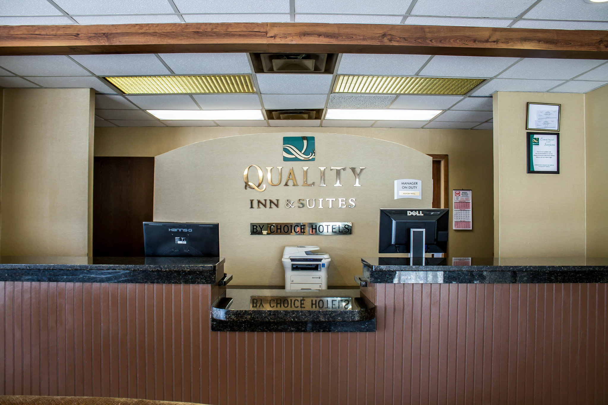 Quality Inn & Suites North Youngstown Area