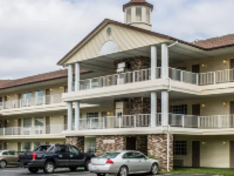 Quality Inn Lakefront Hotels in Mackinac County