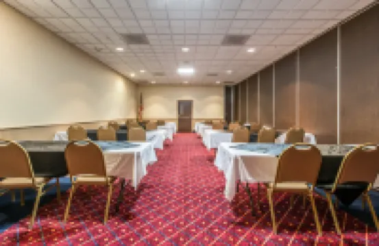 Quality Inn & Conference Center 서머셋 타운쉽 호텔