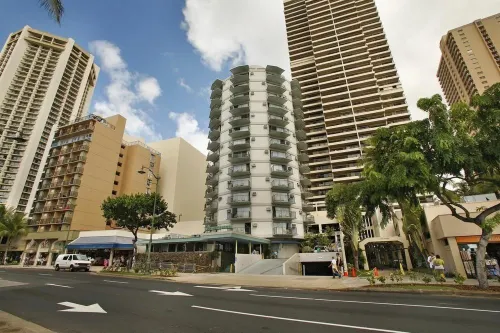 Waikiki Circle Hotel by Castle