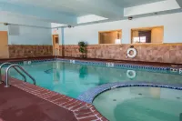 Clarion Inn & Suites Weatherford South - Pool