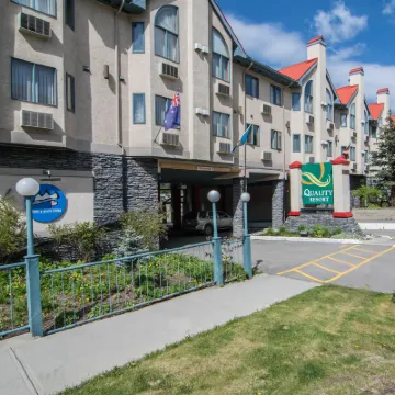Chateau Canmore โรงแรมใกล้Quarry Lake