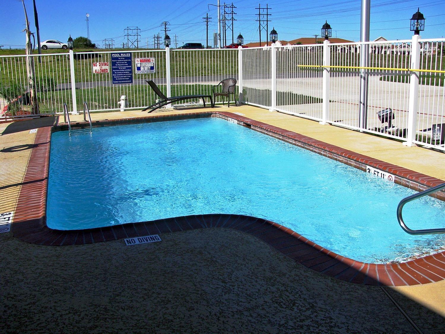 Rodeway Inn & Suites
