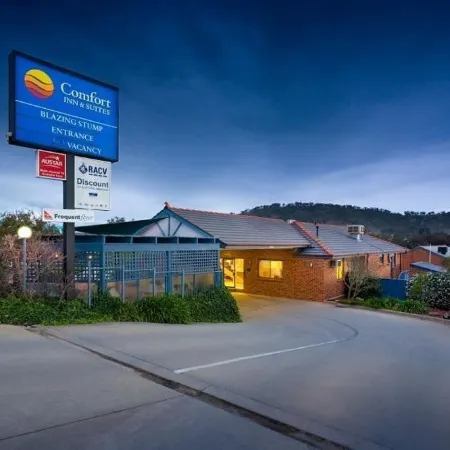 Blazing Stump Motel & Suites