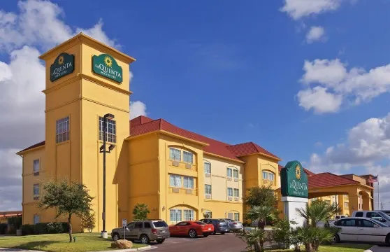 拉雷多機場拉昆塔温德姆套房酒店