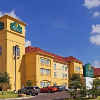 La Quinta Inn & Suites by Wyndham Laredo Airport Hotels near H-E-B plus!