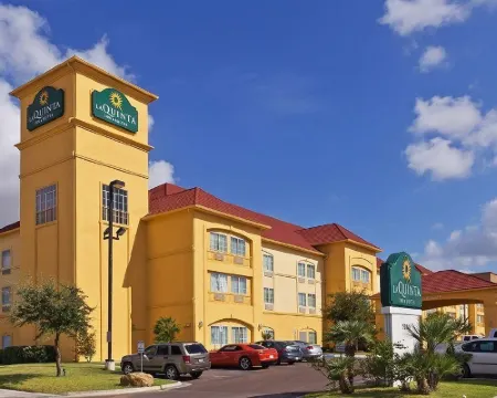 La Quinta Inn & Suites by Wyndham Laredo Airport Hotels in Laredo