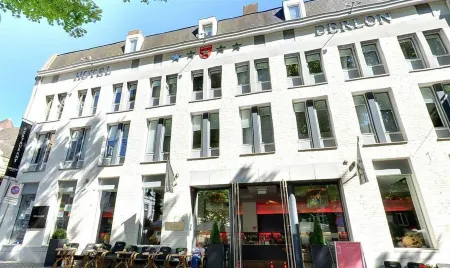 Derlon Hotel Maastricht Отели рядом с достопримечательностью «Базилика Девы Марии»