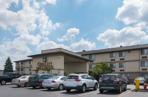 Quality Inn & Suites Detroit Metro Airport Hotels in Taylor