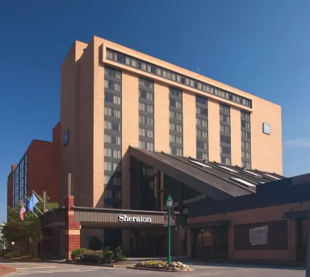 Sheraton Pittsburgh Hotel at Station Square Отели рядом с достопримечательностью «Фуникулёр Дюкен»
