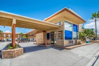 Beach House Inn with Pool & Beach Access ハリファックスハーバーマリーナ周辺のホテル