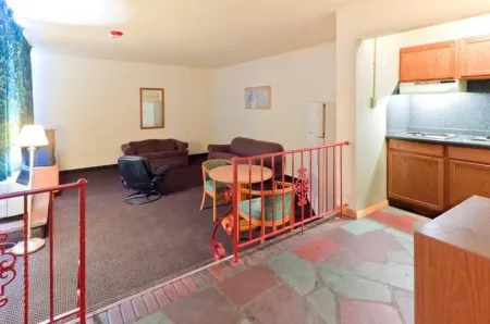 Budget Inn and Suites Mount Ephraim