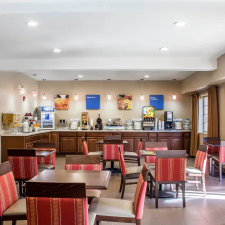 Spark by Hilton Glendale Phoenix North