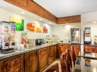 Quality Inn & Suites Coliseum Hotels near Greensboro Coliseum