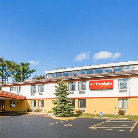 Ramada by Wyndham Stevens Point