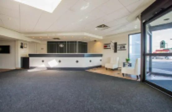 Spark by Hilton Montreal Brossard