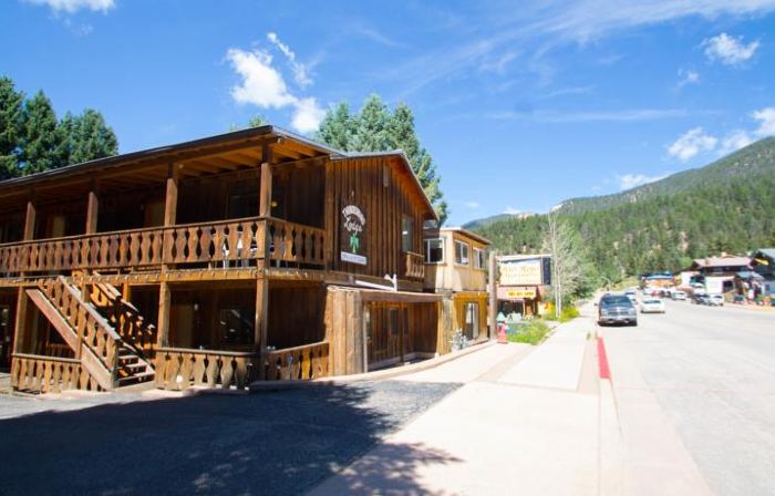 Sitzmark Sports Lodge