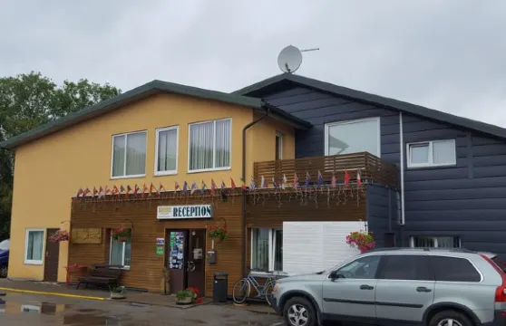 康瑟汽車旅館及大篷車露營地