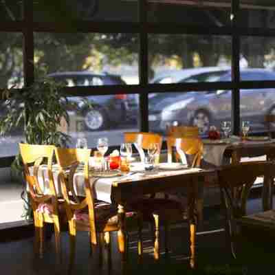 Hôtel la Poularde Dining/Meeting Rooms