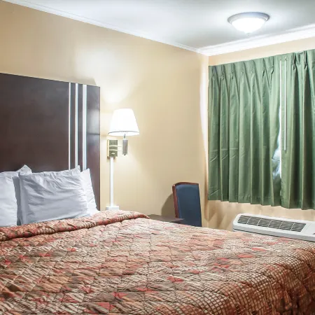 Amherst Inn & Suites