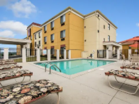 Comfort Suites Cullman I-65 Exit 310 Hotels in Cullman