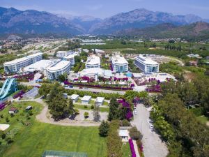 Daima Biz Hotel - Dolusu Aquapark Access