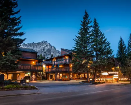 チャールトンズ バンフ バンフのホテル