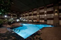 Sandman Hotel Edmonton West - Pools