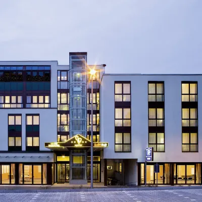 Kranz Parkhotel Отели рядом с достопримечательностью «Хольцлар»
