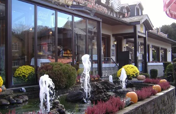 沃德拉喀斯特酒店