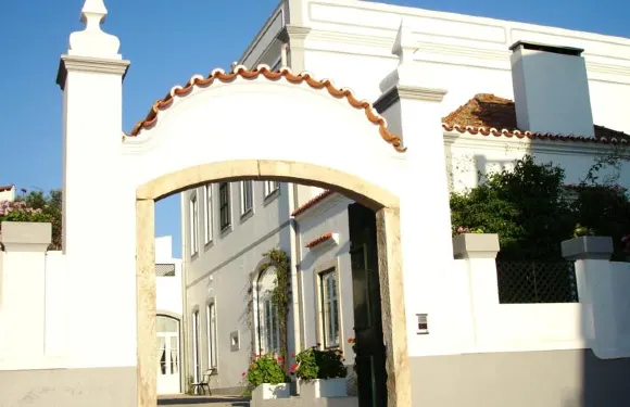 拉維爾之家旅館