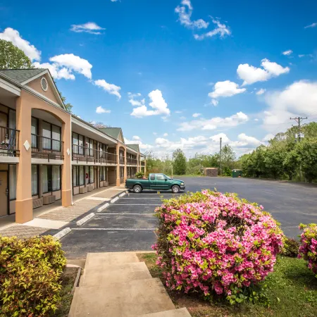 Americas Best Value Inn Pilot Mountain