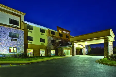 La Quinta Inn & Suites by Wyndham Fairborn Wright-Patterson