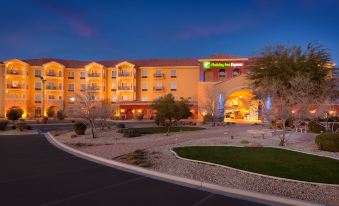 Holiday Inn Express & Suites Mesquite