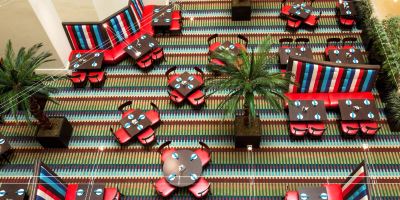 ロビーラウンジ ホリデイ イン オーランド ディズニー スプリングス エリアの写真