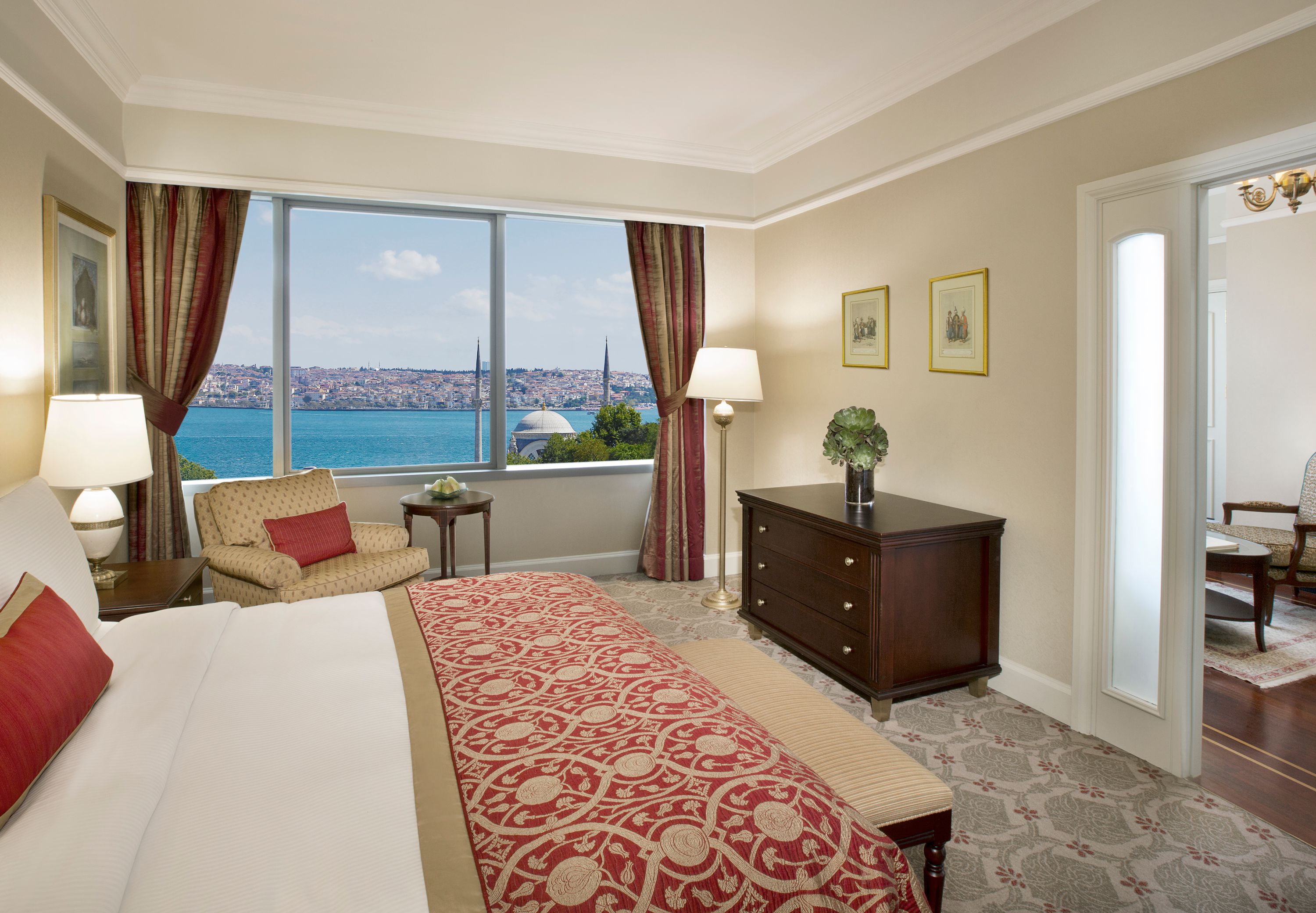 The Ritz-Carlton, Istanbul (The Ritz-Carlton, Istanbul at The Bosphorus)