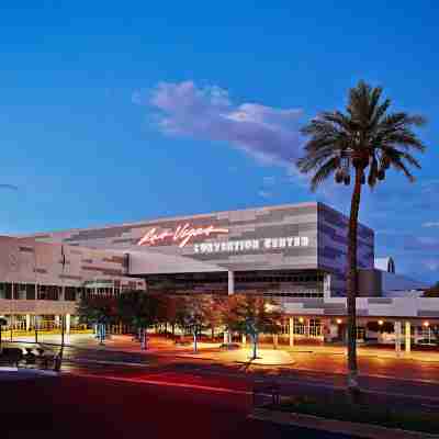 Courtyard by Marriott Las Vegas Convention Center Hotel Exterior
