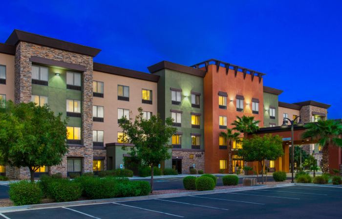 Holiday Inn Express & Suites SURPRISE by IHG