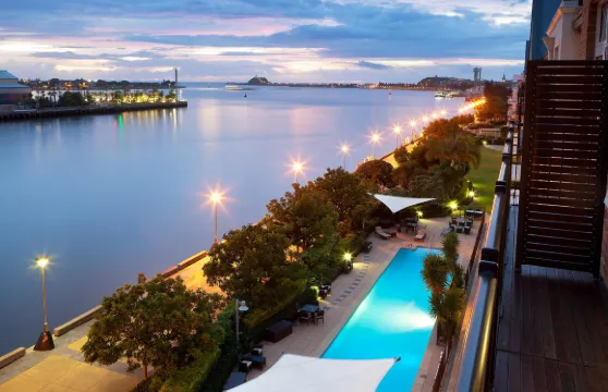 紐卡斯爾瑞吉斯酒店, EVT旗下