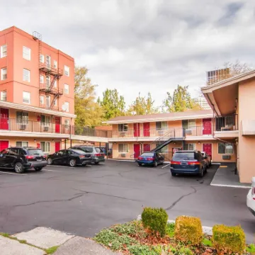 Econo Lodge City Center Hotels near Washington Park