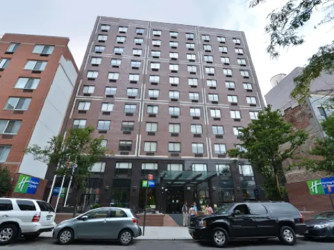 Holiday Inn Express MANHATTAN MIDTOWN WEST by IHG Отели рядом с достопримечательностью «Американский музей естественной истории»