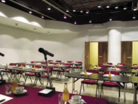 廣場飯店 薩萊諾住宿飯店