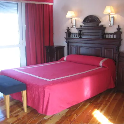 Hostal Canovas Hotels near Casas Colgadas de Cuenca