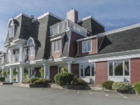 Inn on the Lake Hotels in Fall River