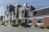 Inn on the Lake Hotels in Fall River